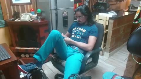 Snapshot of dr_simon84 chatting on January 8, 2025, 6:20 pm Dr Simon online show from January 8, 2025, 6:20 pm