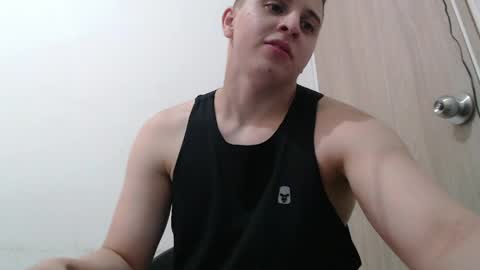 Snapshot of draco_boy2000 chatting on April 8, 2026, 12:43 am draco_boy2000 online show from April 8, 2026, 12:43 am