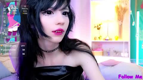 Snapshot of draculaura_ chatting on December 14, 2024, 3:07 am Draculaura online show from December 14, 2024, 3:07 am