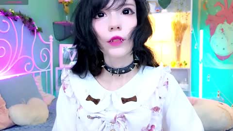 Snapshot of draculaura_ chatting on December 27, 2024, 9:11 pm Draculaura online show from December 27, 2024, 9:11 pm