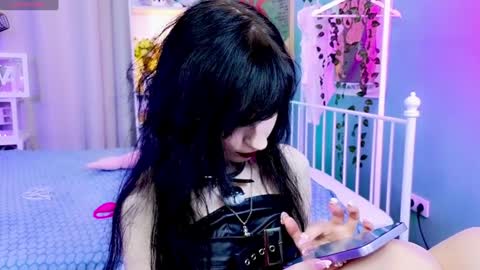 Snapshot of draculaura_ chatting on January 23, 2025, 6:45 pm Draculaura online show from January 23, 2025, 6:45 pm