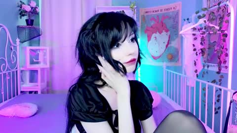 Snapshot of draculaura_ chatting on February 10, 2025, 9:36 am Draculaura online show from February 10, 2025, 9:36 am