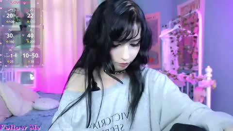 Snapshot of draculaura_ chatting on February 25, 2025, 10:47 am Draculaura online show from February 25, 2025, 10:47 am