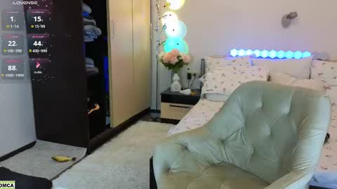 Snapshot of dragoncutey chatting on November 8, 2025, 1:22 pm Katya online show from November 8, 2025, 1:22 pm