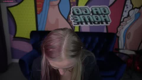 Lina online show from April 16, 2026, 5:52 am