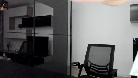 Snapshot of draven_a chatting on January 14, 2025, 7:32 pm Draven A online show from January 14, 2025, 7:32 pm