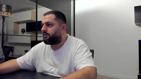 Snapshot of draven_a chatting on February 11, 2025, 8:31 pm Draven A online show from February 11, 2025, 8:31 pm