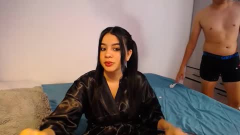 -- nicolle and jhon -- online show from March 17, 2026, 5:44 am