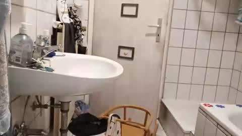 Snapshot of drdonzo687 chatting on October 30, 2025, 2:13 am David online show from October 30, 2025, 2:13 am