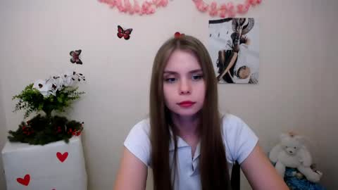 Snapshot of dream_mari chatting on April 21, 2026, 8:09 am Mari online show from April 21, 2026, 8:09 am