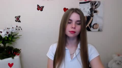 Snapshot of dream_mari chatting on May 2, 2026, 5:34 am Mari online show from May 2, 2026, 5:34 am