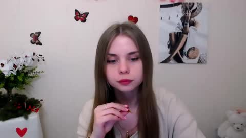 Snapshot of dream_mari chatting on May 5, 2026, 7:16 am Mari online show from May 5, 2026, 7:16 am