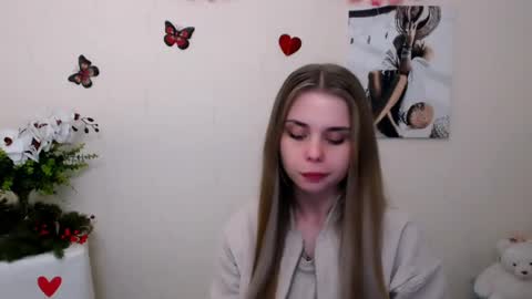 Snapshot of dream_mari chatting on May 11, 2026, 7:25 am Mari online show from May 11, 2026, 7:25 am