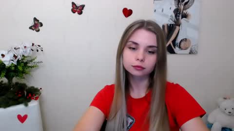 Snapshot of dream_mari chatting on May 15, 2026, 7:26 am Mari online show from May 15, 2026, 7:26 am