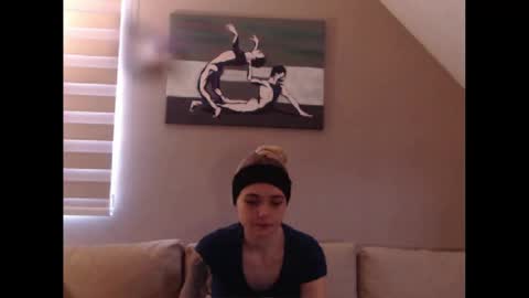 Snapshot of dreamcatcherfantasy chatting on December 23, 2024, 7:38 am A girl online show from December 23, 2024, 7:38 am