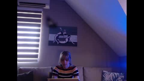 Snapshot of dreamcatcherfantasy chatting on February 11, 2025, 11:21 am A girl online show from February 11, 2025, 11:21 am