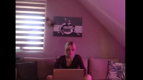 Snapshot of dreamcatcherfantasy chatting on September 15, 2025, 7:30 am A girl online show from September 15, 2025, 7:30 am