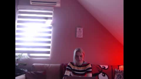 A girl online show from January 9, 2026, 8:06 am