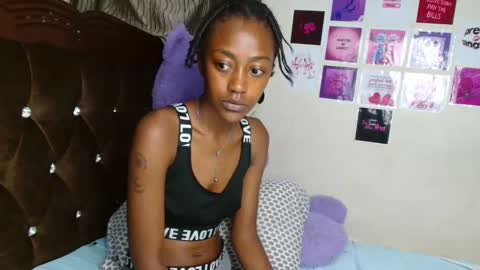 Dreameyes online show from May 26, 2026, 6:53 am