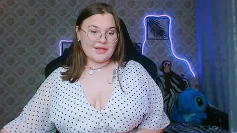 dreamforyoue2 online show from September 11, 2025, 7:47 pm