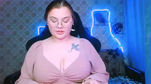 dreamforyoue2 online show from February 4, 2026, 8:36 pm