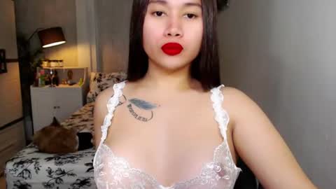 Snapshot of dreamgirlheaven chatting on June 16, 2026, 12:08 pm Heaven online show from June 16, 2026, 12:08 pm