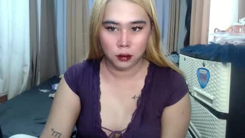 Snapshot of dreammegan chatting on March 23, 2026, 6:39 am Stacy DONT FORGET TO FOLLOW ME AND THUMBS UP my wife samgrg2 online show from March 23, 2026, 6:39 am