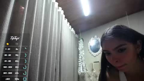 Snapshot of dreams_sophi chatting on June 29, 2026, 12:39 am Sophia online show from June 29, 2026, 12:39 am