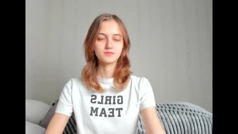 dreamy_pollyyy online show from November 9, 2025, 6:39 pm