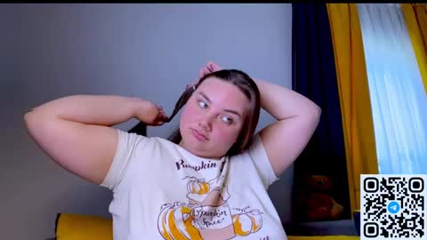 Snapshot of dreamyblushfairy chatting on May 23, 2026, 2:32 pm Mila online show from May 23, 2026, 2:32 pm