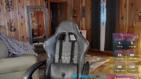 DreamyTrance online show from October 8, 2025, 4:26 pm