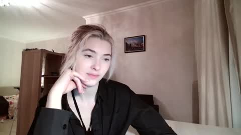 Dia online show from February 2, 2026, 3:33 pm