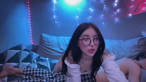 Tara  Sonny online show from February 1, 2025, 3:52 am