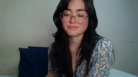 dronae online show from October 16, 2025, 2:34 am