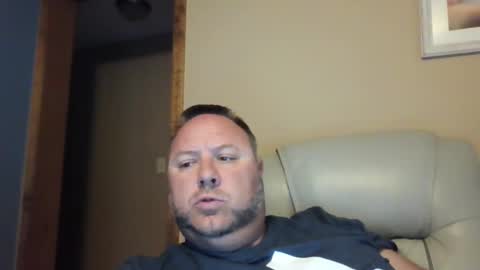 Snapshot of drow0909 chatting on October 6, 2025, 11:29 am Drow online show from October 6, 2025, 11:29 am