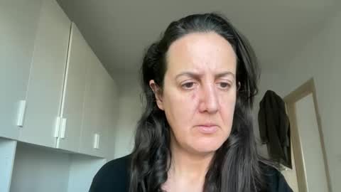Snapshot of drresa chatting on December 21, 2025, 9:27 am Dr. Resa online show from December 21, 2025, 9:27 am