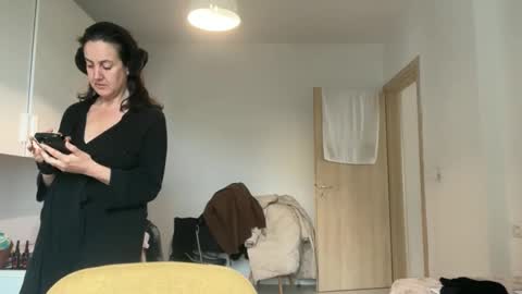 Snapshot of drresa chatting on February 13, 2026, 7:59 am Dr. Resa online show from February 13, 2026, 7:59 am