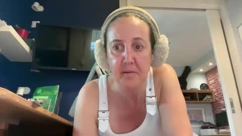 Snapshot of drresa chatting on April 1, 2026, 1:41 pm Dr. Resa online show from April 1, 2026, 1:41 pm