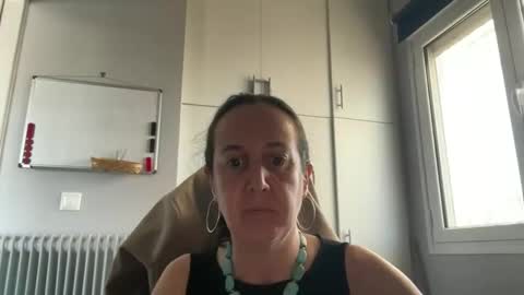 Snapshot of drresa chatting on April 18, 2026, 10:52 am Dr. Resa online show from April 18, 2026, 10:52 am
