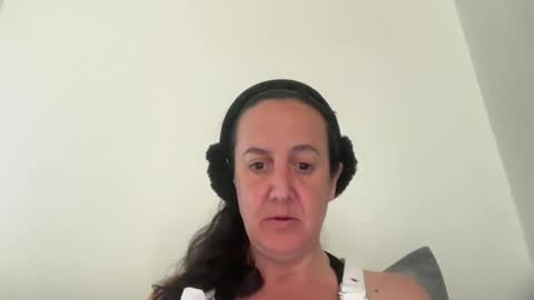 Snapshot of drresa chatting on May 6, 2026, 8:19 am Dr. Resa online show from May 6, 2026, 8:19 am