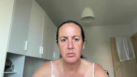 Snapshot of drresa chatting on June 1, 2026, 9:33 am Dr. Resa online show from June 1, 2026, 9:33 am