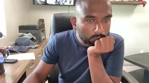 dsunnys707670 online show from April 13, 2026, 8:03 pm