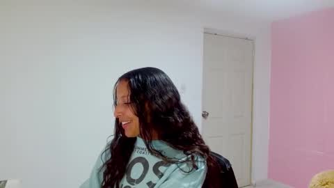 dulce1609 online show from February 25, 2025, 10:50 pm