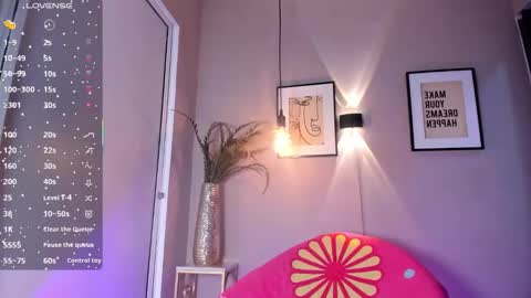 dulce__fiore07 online show from October 26, 2025, 12:33 pm