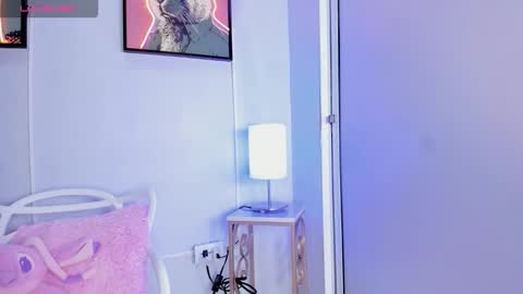 dulce__fiore07 online show from February 11, 2026, 12:21 pm