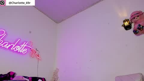dulce_hot33 online show from May 28, 2026, 8:33 am