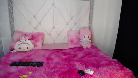 dulce_kiy online show from May 19, 2026, 8:53 am