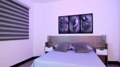 Dulce Maria online show from April 15, 2026, 8:20 pm