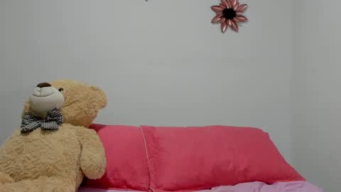 Dulce  online show from December 5, 2024, 4:44 pm