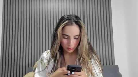 Dulce  online show from October 21, 2025, 10:27 am